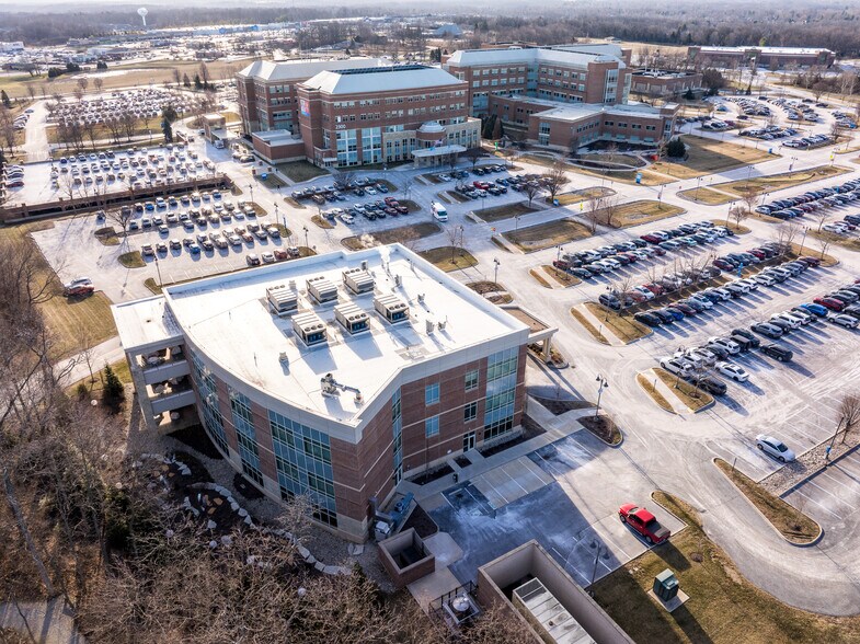 2200 Miami Valley Dr, Dayton, OH à vendre - Photo du bâtiment - Image 2 de 7