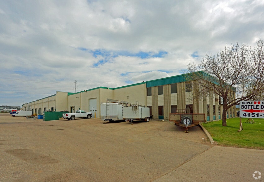 4133-4161 98th St NW, Edmonton, AB for lease - Building Photo - Image 2 of 13