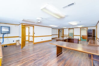 1734 University Commercial Pl, Charlotte, NC for lease Interior Photo- Image 2 of 36
