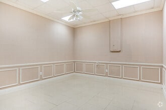7101 US Highway 19 N, Pinellas Park, FL for lease Interior Photo- Image 2 of 5
