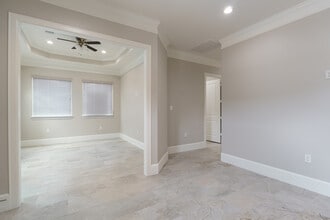 12410 Spring Cypress Rd, Tomball, TX for lease Interior Photo- Image 2 of 27