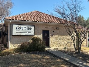 1320 Village Creek Dr, Plano, TX à louer Photo du bâtiment- Image 2 de 2