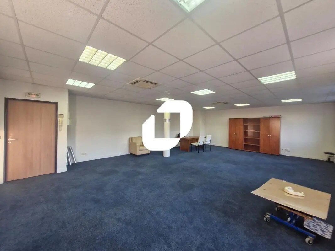 Office in Bussy-Saint-Georges for lease Interior Photo- Image 1 of 5