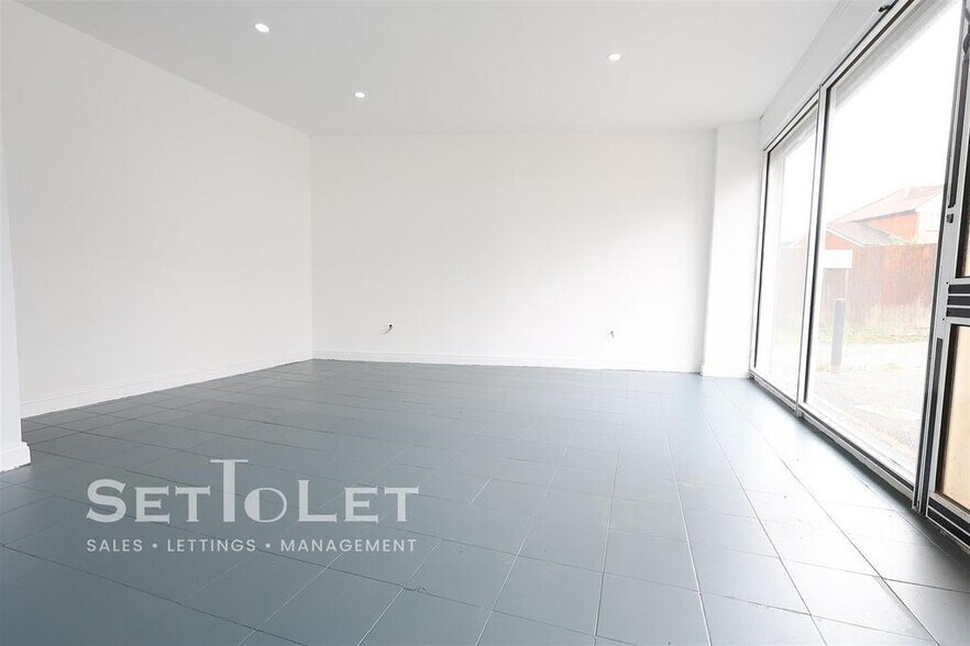 11 Strathdene Rd, Birmingham à louer - Photo du bâtiment - Image 3 de 20