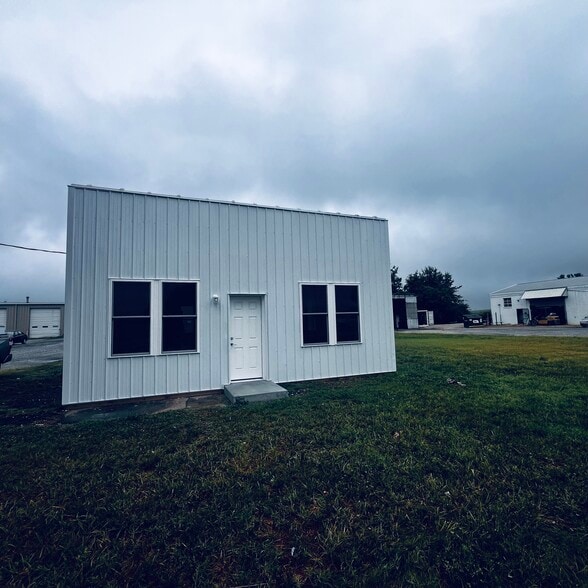 17032 N Main St, Bridgeville, DE for lease - Building Photo - Image 2 of 15