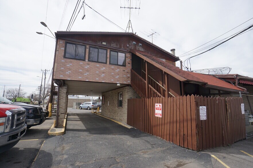 32711 Michigan Ave, Wayne, MI à vendre - Photo du bâtiment - Image 3 de 15