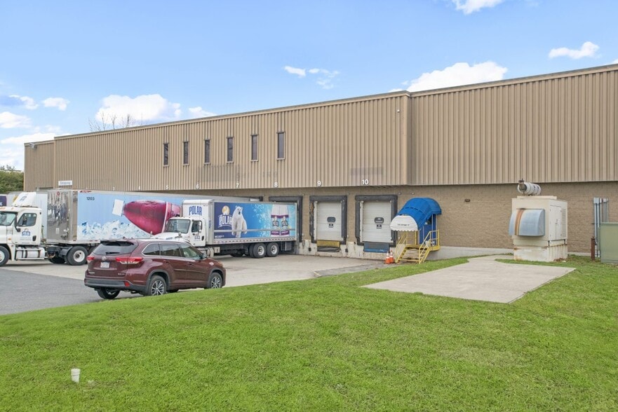 570 Cottage St, Springfield, MA for lease - Building Photo - Image 2 of 7