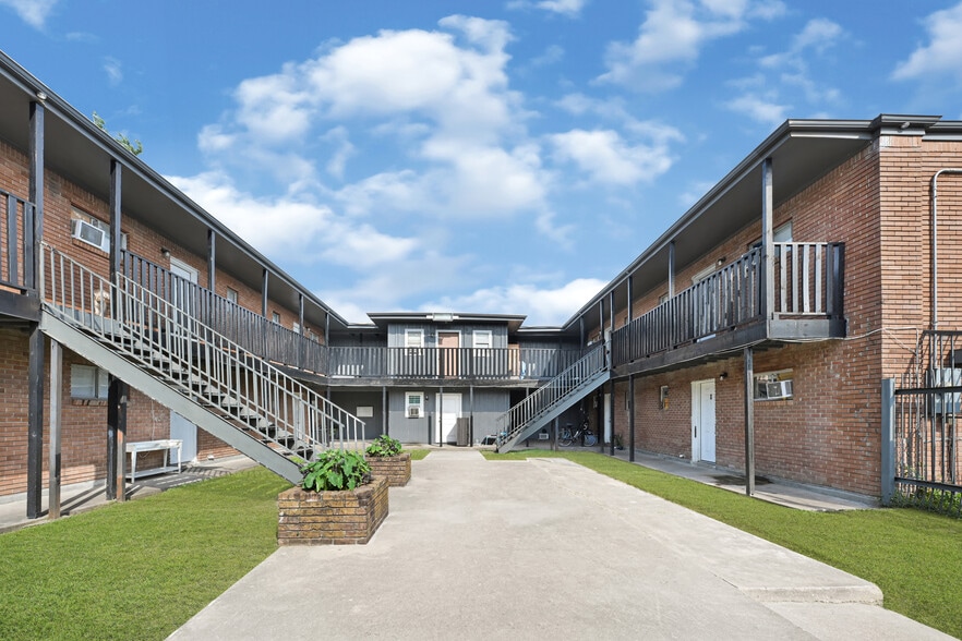 6514-6518 Weston St, Houston, TX for sale - Building Photo - Image 2 of 17