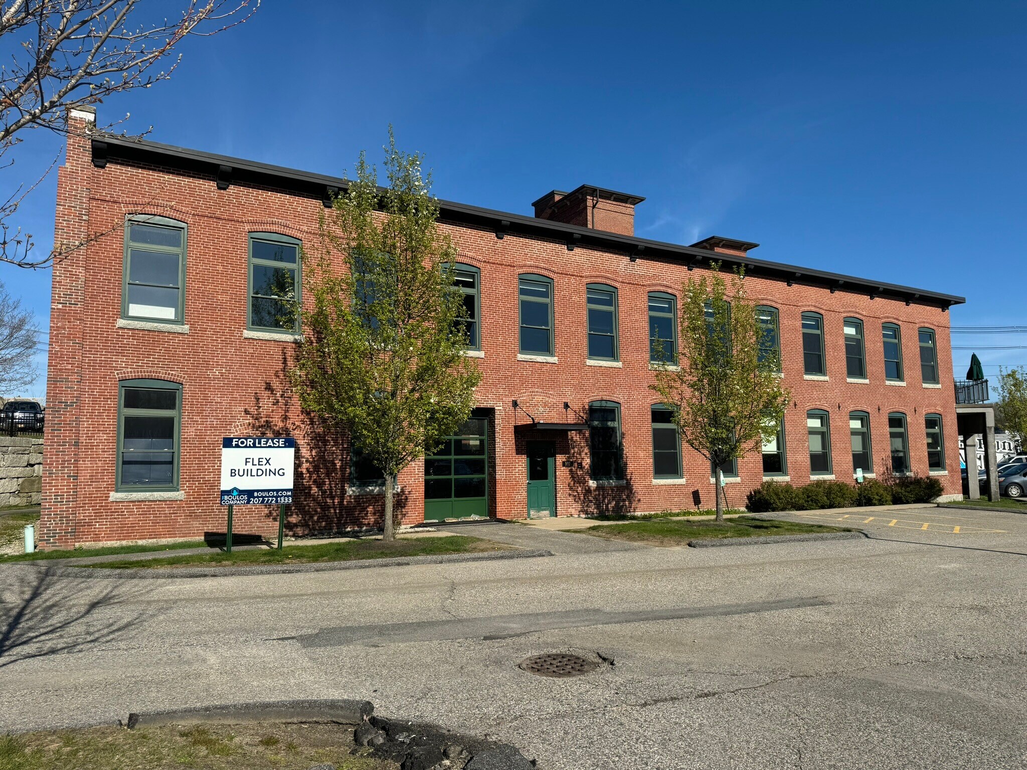 102 Main St, Saco, ME à louer Photo du bâtiment- Image 1 de 15