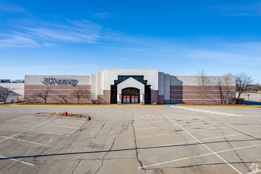 1214-1700 Mall Run Rd, Uniontown, PA à louer - Photo du bâtiment - Image 2 de 4