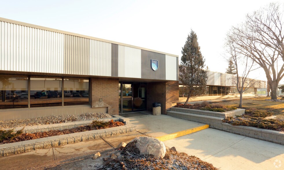 14904 123rd Ave NW, Edmonton, AB à vendre - Photo principale - Image 1 de 1