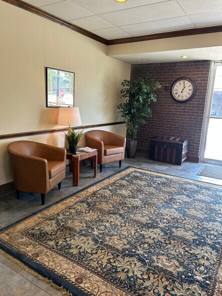 102 N Shiloh Rd, Garland, TX à louer - Photo intérieure - Image 3 de 14