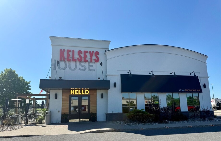 960 Brookdale Ave., Cornwall, ON for lease - Building Photo - Image 2 of 14