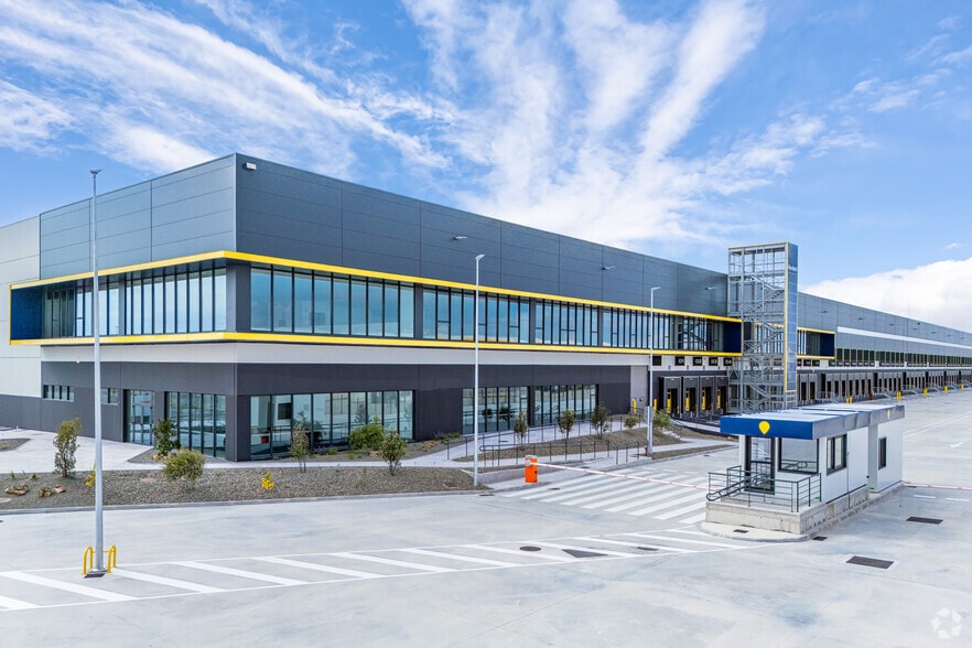 Avenida Hontalva, 3(A), Illescas, Toledo à louer - Photo du bâtiment - Image 3 de 12