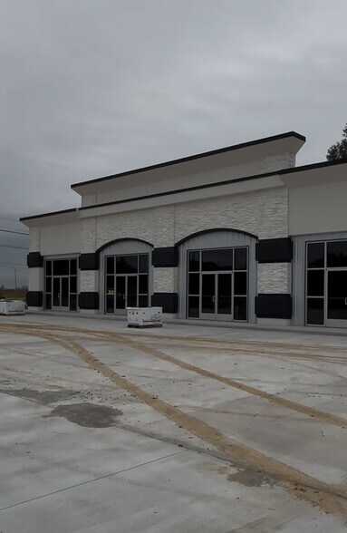 4515 N Major Dr, Beaumont, TX for lease - Building Photo - Image 3 of 4