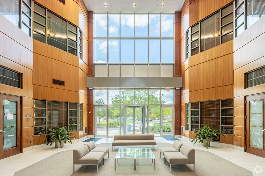 50 Millstone Rd, East Windsor, NJ for lease - Lobby - Image 1 of 37