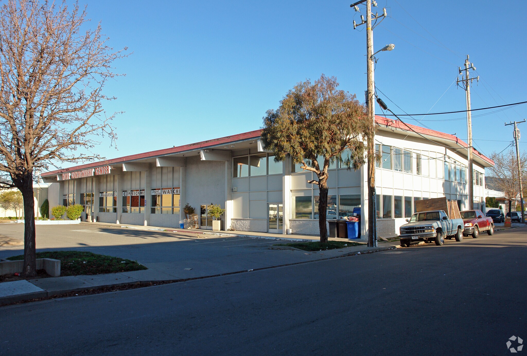 863 E Francisco Blvd, San Rafael, CA à louer Photo du bâtiment- Image 1 de 5
