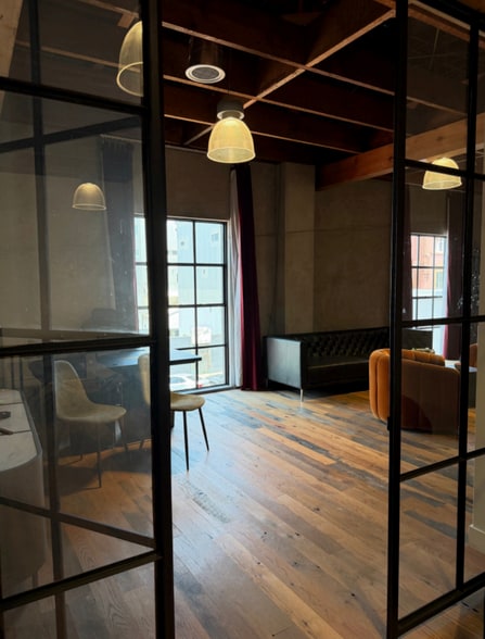 58 Winward Ave, Venice, CA for lease - Building Photo - Image 3 of 14