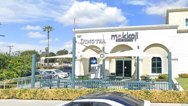 Plus de détails pour 191 W Big Springs Rd, Riverside, CA - Commerce de détail à louer