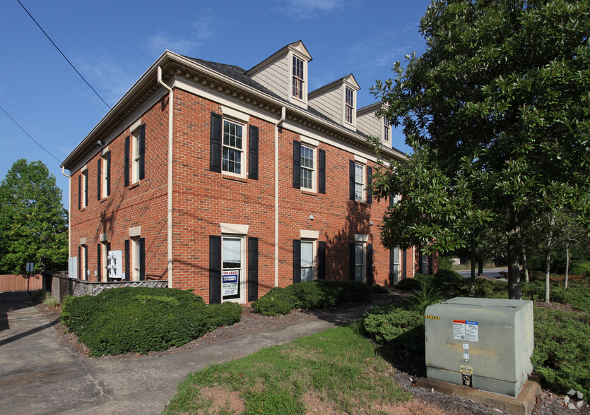 4546 Barclay Dr, Atlanta, GA for lease - Building Photo - Image 3 of 12