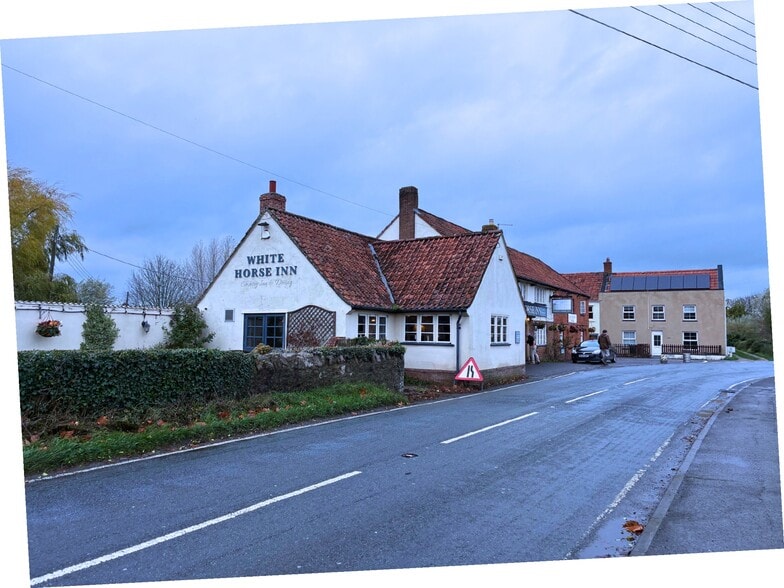 Mark, Mark à vendre - Photo du bâtiment - Image 2 de 10