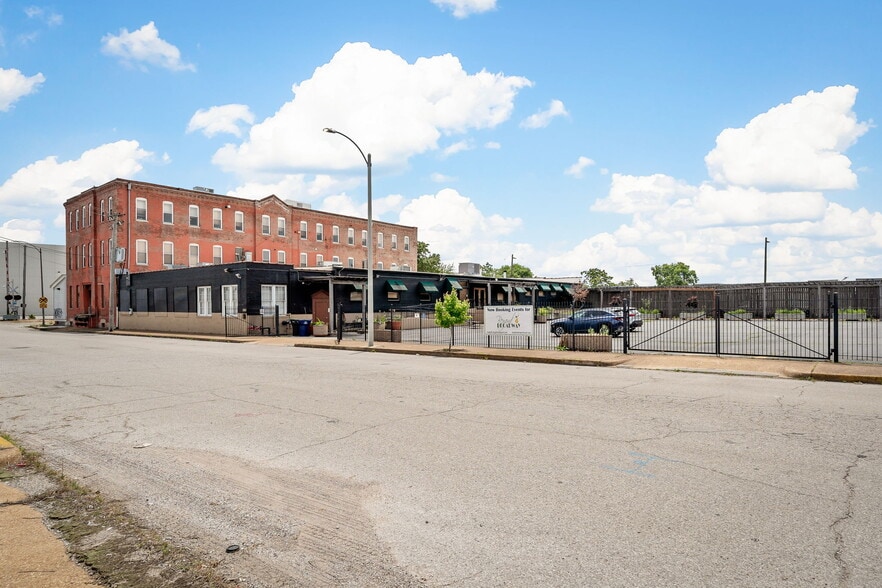 110-112 Sidney St, Saint Louis, MO for sale - Building Photo - Image 1 of 40