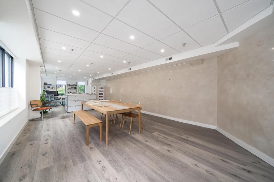 662 1st St, Hoboken, NJ for lease - Interior Photo - Image 2 of 7