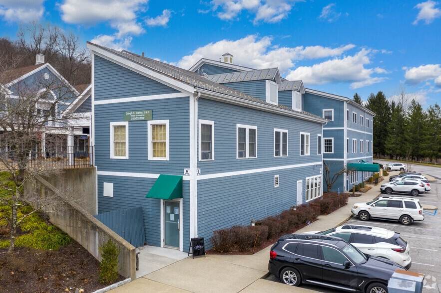 600 Clock Tower Cmn, Brewster Village, NY for lease - Building Photo - Image 2 of 5