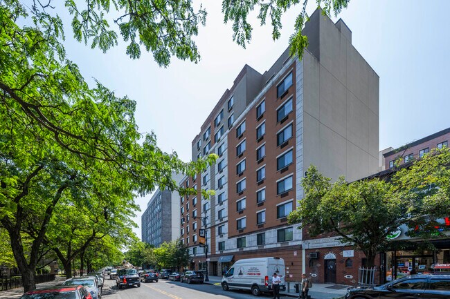 Plus de détails pour 1598-1604 Fulton St, Brooklyn, NY - Commerce de détail à louer
