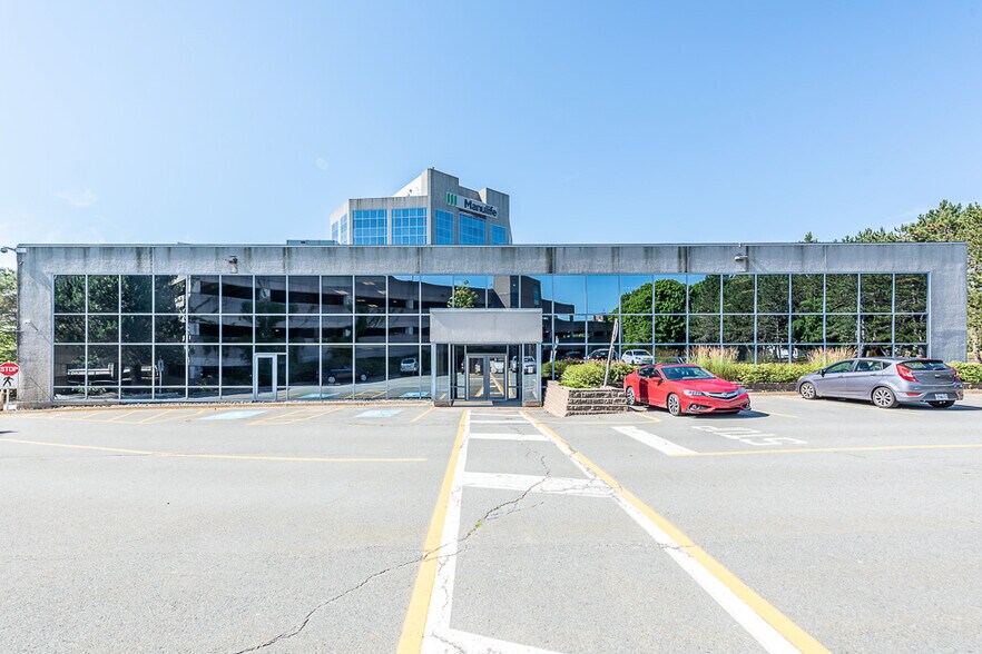 2737 Joseph Howe Dr, Halifax, NS à louer - Photo du bâtiment - Image 2 de 13