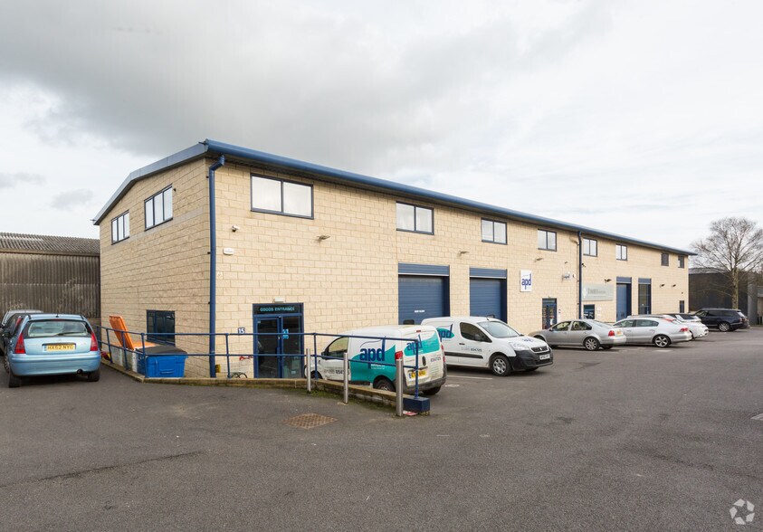 Wilkinson Rd, Cirencester à louer - Photo du bâtiment - Image 3 de 3