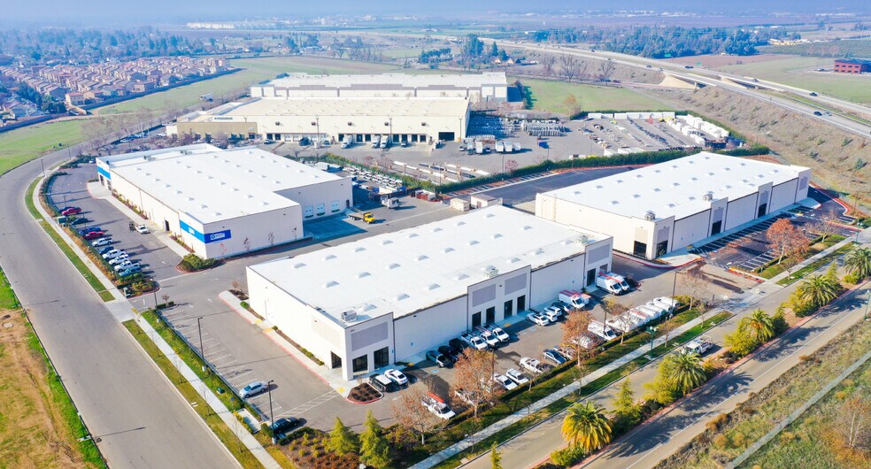 Belmont Ave & Armstrong Ave, Fresno, CA à louer - Aérien - Image 1 de 3