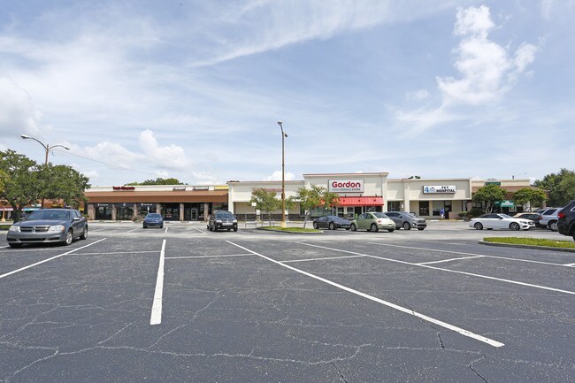 Plus de détails pour 3131-3185 4th St N, Saint Petersburg, FL - Commerce de détail à louer