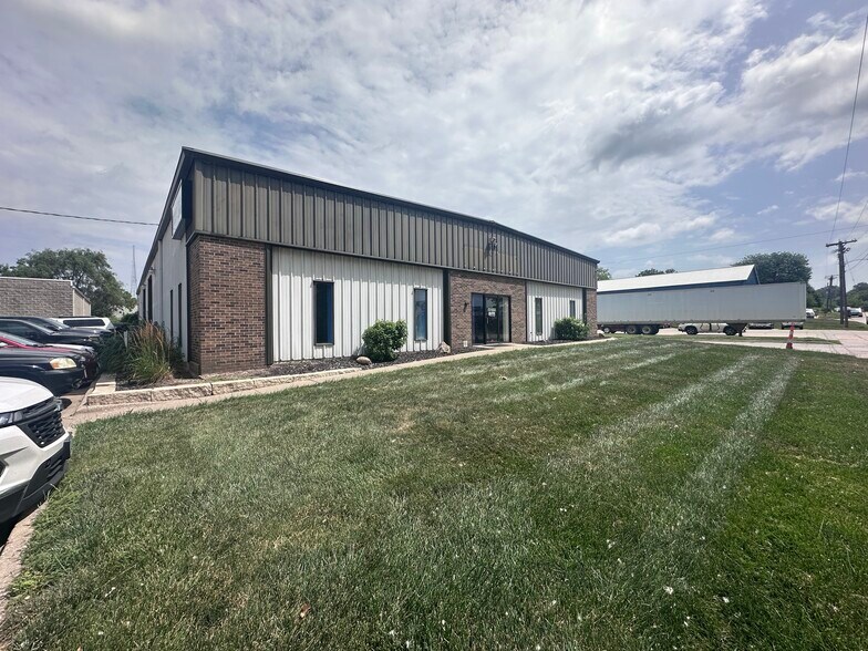 2100 E Ovid Ave, Des Moines, IA à louer - Photo du bâtiment - Image 3 de 11