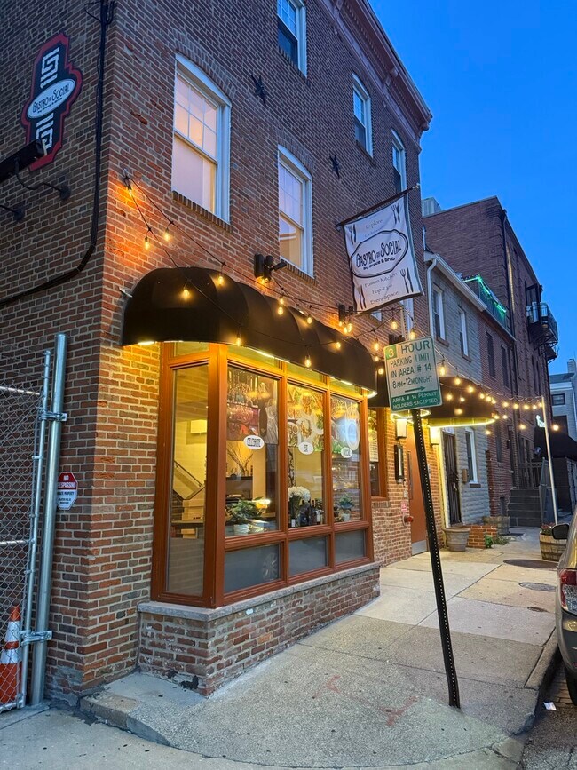 Plus de détails pour 806 Stiles St, Baltimore, MD - Commerce de détail à louer