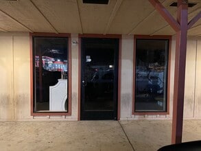 160 S Farmersville Blvd, Farmersville, CA à louer Photo intérieure- Image 1 de 1