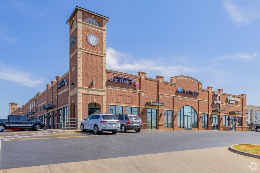 Village At Stone Wood Hills Retail I portefeuille de 2 propriétés à vendre sur LoopNet.ca - Photo du bâtiment - Image 1 de 9