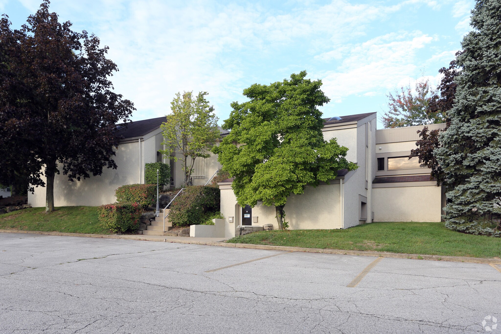 1749 S Raccoon Rd, Youngstown, OH for lease Primary Photo- Image 1 of 9