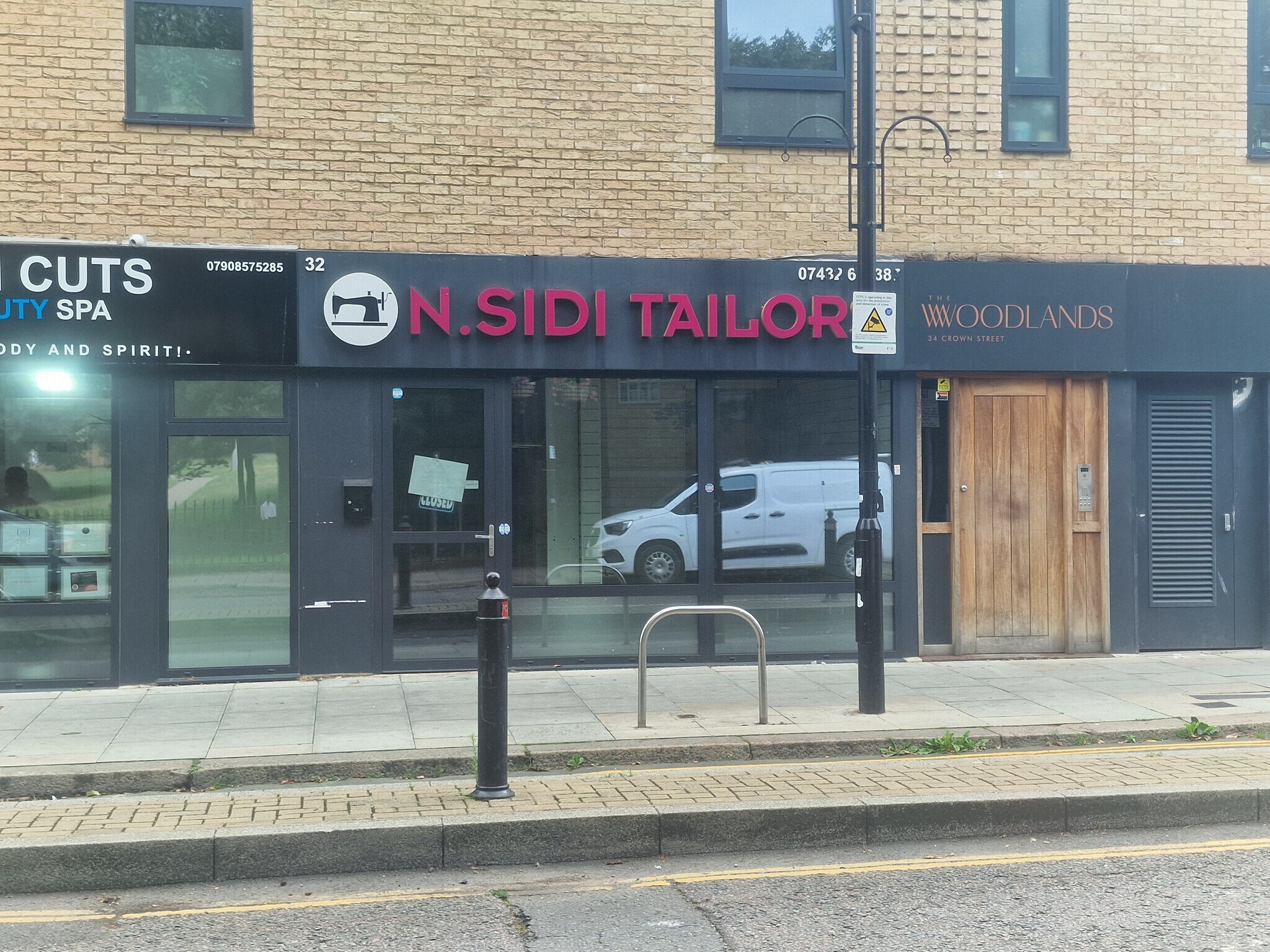 32 Crown Street, Londres à louer Photo du bâtiment- Image 1 de 2