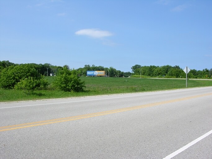 11827 Wilmot Rd, Pleasant Prairie, WI for sale - Building Photo - Image 2 of 2