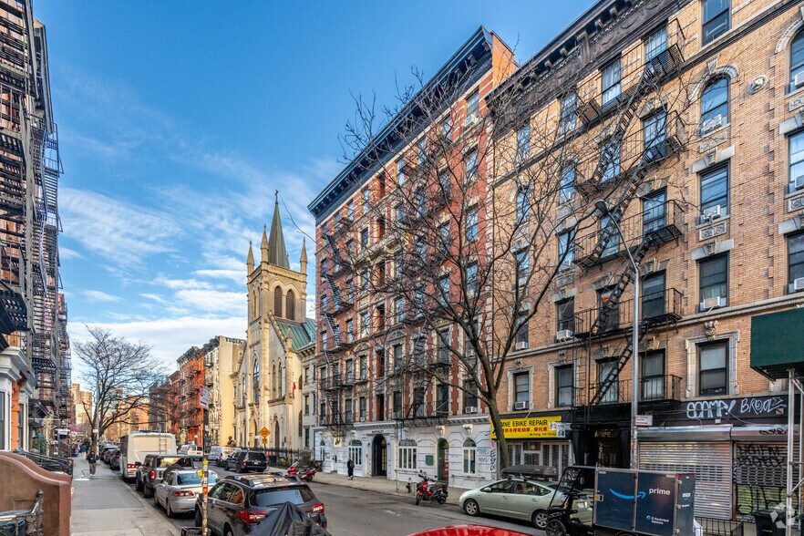 111-115 E 7th St, New York, NY à louer - Photo du bâtiment - Image 3 de 11