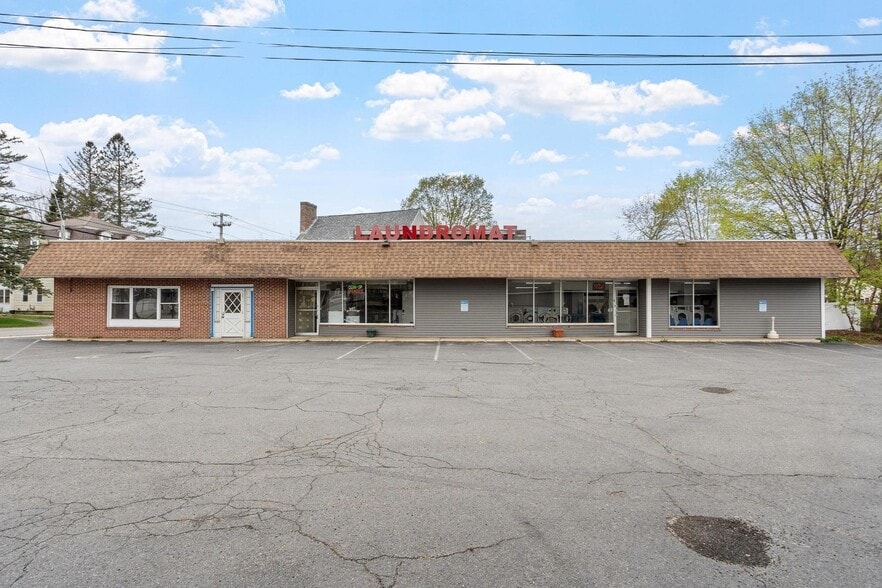 181 E Main St, Orange, MA for lease - Building Photo - Image 2 of 9