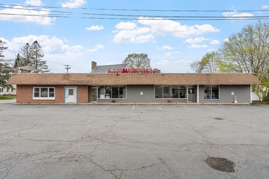 181 E Main St, Orange, MA à louer - Photo du bâtiment - Image 2 de 9