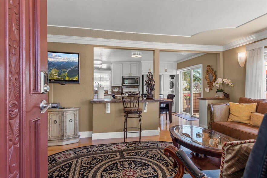 1176 Laurel St, San Carlos, CA à vendre - Photo du bâtiment - Image 2 de 22