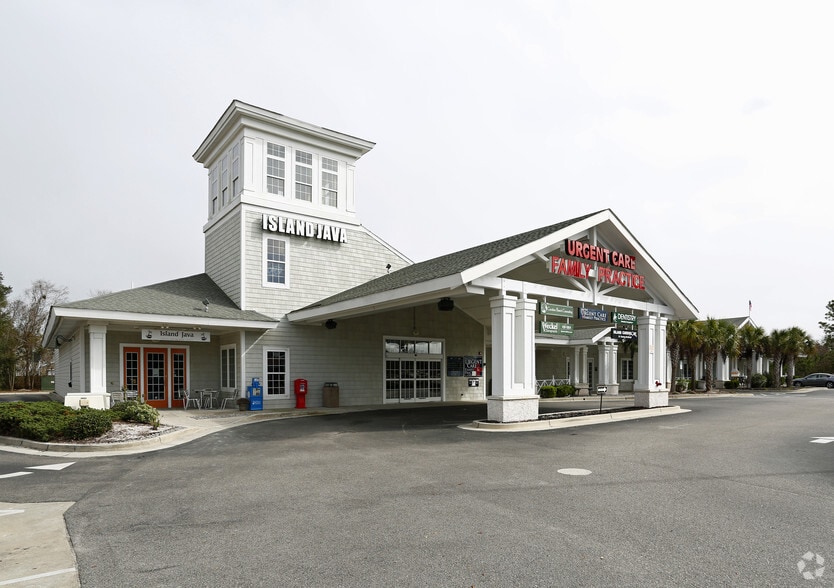 1328 N Lake Park Blvd, Carolina Beach, NC for lease - Primary Photo - Image 1 of 52
