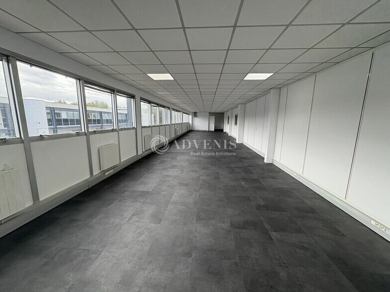 21 Avenue Georges Politzer, Trappes for lease - Interior Photo - Image 3 of 6