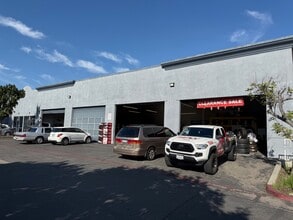 940-1000 N Harbor Blvd, Santa Ana, CA à louer Photo du bâtiment- Image 2 de 4