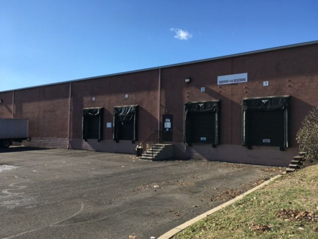1501 Grundy Ln, Bristol, PA for lease - Building Photo - Image 3 of 5