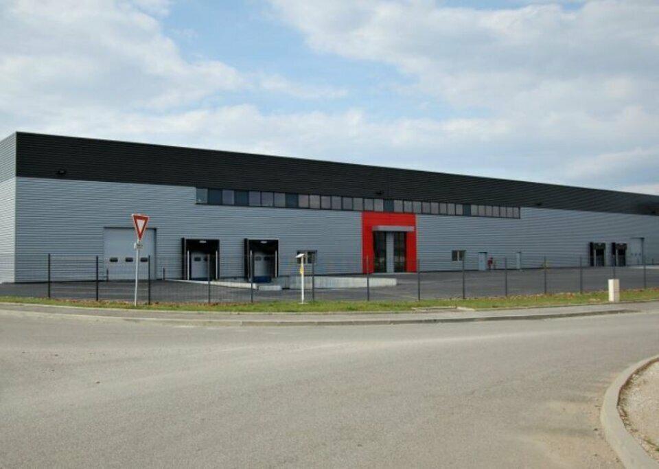 Flex in Dagneux for lease Primary Photo- Image 1 of 2