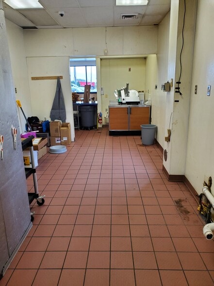 10011 W US Highway 30, Wanatah, IN for lease - Interior Photo - Image 3 of 4